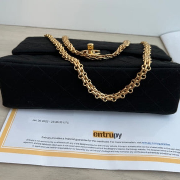 CHANEL CLASSIC FLAP BAG (AUTHENTIC) - Picture 13 of 16